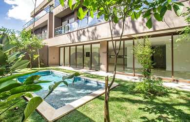 Imagem: A casa em condomínio possui 4 Dormitórios, 5 Banheiros, 5