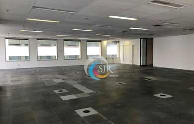 Imagem: O depósito possui 5 Vagas na garagem, 311m² de Área e está