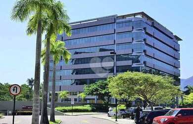 Imagem: O depósito possui 1 Vaga na garagem, 40m² de Área e está