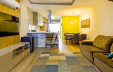 Imagem: A casa possui 3 Dormitórios, 2 Banheiros, 2 Vagas na garagem