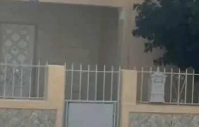 Imagem: A casa possui 3 Dormitórios, 1 Banheiro, 5 Vagas na garagem