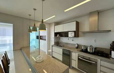 Imagem: O apartamento possui 3 Dormitórios, 4 Banheiros, 2 Vagas na