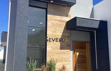 Imagem: A casa possui 3 Dormitórios, 2 Banheiros, 2 Vagas na garagem