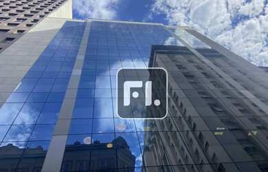 Imagem: O depósito possui 4 Vagas na garagem, 638m² de Área e está