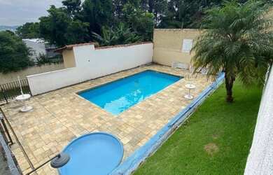 Imagem: O apartamento possui 3 Dormitórios, 1 Banheiro, 1 Vaga na garagem