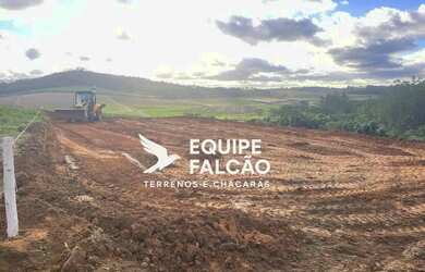 Imagem: O terreno possui 600m² de Área e está localizado em Centro