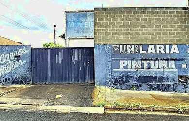 Imagem: O depósito possui 2 Vagas na garagem, 176m² de Área e está