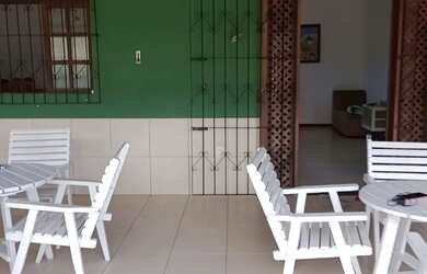 Imagem: A casa possui 3 Dormitórios, 3 Banheiros, 3 Vagas na garagem