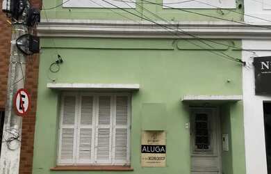 Imagem: A casa possui 3 Dormitórios, 2 Banheiros, 106m² de Área e