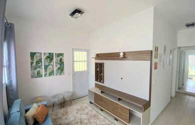 Imagem: A casa em condomínio possui 3 Dormitórios, 1 Banheiro, 2 Vagas