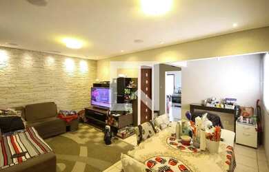 Imagem: A casa possui 3 Dormitórios, 3 Banheiros, 2 Vagas na garagem