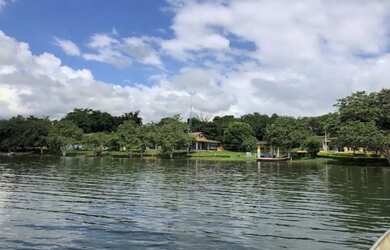 Imagem: A chácara possui 800m² de Área, Churrasqueira, Varanda e