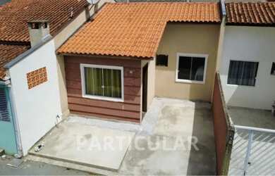 Imagem: A casa em condomínio possui 2 Dormitórios, 1 Banheiro, 2 Vagas