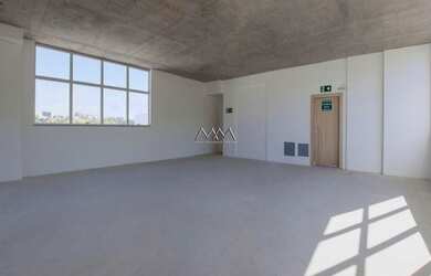 Imagem: O depósito possui 1 Vaga na garagem, 105m² de Área e Imóvel