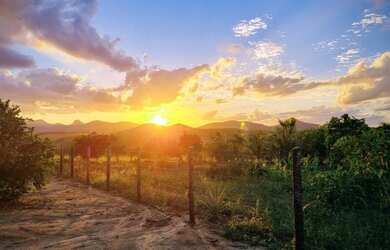 Imagem: A chácara possui 2.000m² de Área e está localizado em Centro
