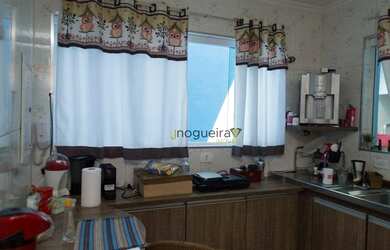 Imagem: A casa possui 3 Dormitórios, 4 Banheiros, 2 Vagas na garagem