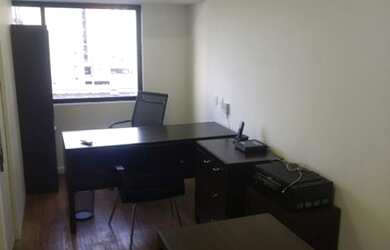 Imagem: O depósito possui 1 Vaga na garagem e 30m² de Área e está