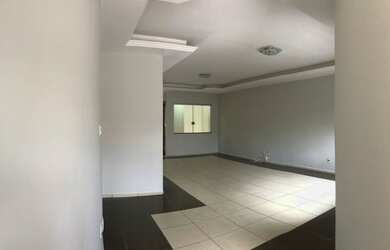 Imagem 11: Casa a venda em bairro nobre