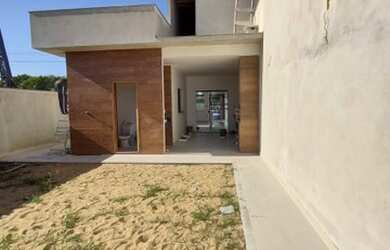 Imagem: A casa em condomínio possui 3 Dormitórios, 3 Banheiros, 2