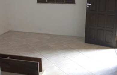 Imagem: A casa possui 1 Dormitório, 1 Banheiro, 50m² de Área e está