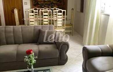 Imagem: A casa possui 3 Dormitórios, 3 Banheiros, 3 Vagas na garagem