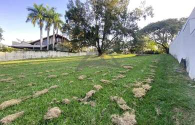 Imagem: O terreno à venda possui 1633m² de Área e está localizado