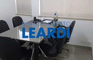 Imagem: O depósito possui 2 Vagas na garagem e 52m² de Área e está