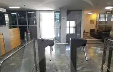 Imagem: O depósito possui 5 Vagas na garagem, 260m² de Área e está