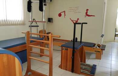 Imagem: A casa possui 5 Dormitórios, 4 Banheiros, 5 Vagas na garagem