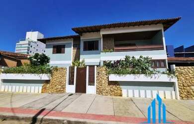 Imagem: A casa possui 5 Dormitórios, 5 Banheiros, 5 Vagas na garagem