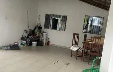 Imagem: A casa possui 3 Dormitórios, 1 Banheiro, 5 Vagas na garagem