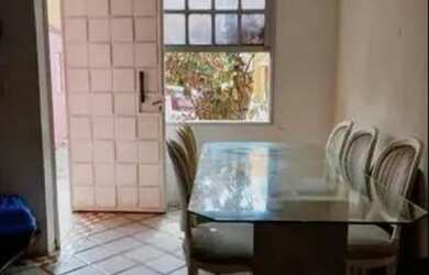 Imagem: A casa possui 2 Dormitórios, 1 Banheiro, 70m² de Área e