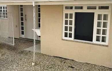 Imagem: A casa possui 3 Dormitórios, 1 Banheiro, 105m² de Área e