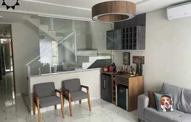 Imagem: A casa possui 3 Dormitórios, 4 Banheiros, 4 Vagas na garagem