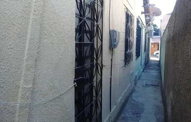 Imagem: A casa possui 3 Dormitórios, 1 Banheiro, 33m² de Área e