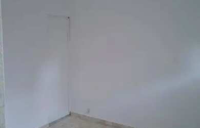 Imagem: A casa possui 2 Dormitórios e 1 Banheiro e está localizado