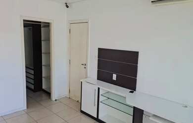 Imagem 5: Casa no Cond. Villagio del Fiori- 03 suites- flores