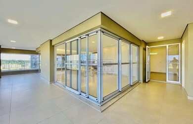 Imagem: O apartamento possui 4 Dormitórios, 5 Banheiros, 4 Vagas na