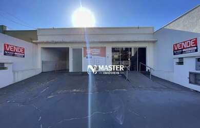 Imagem: O depósito possui 3 Vagas na garagem e 168m² de Área e está