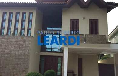 Imagem: A casa em condomínio possui 4 Dormitórios, 2 Banheiros, 4