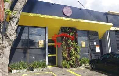 Imagem: O depósito possui 2 Vagas na garagem, 200m² de Área e está