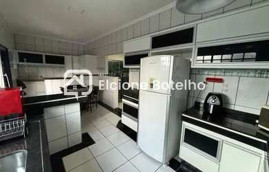 Imagem 12: Aluguel Casa LARANJEIRAS. Churrasqueira, Ar-condicionado, 175m² de Áreae2...