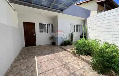 Imagem: A casa possui 2 Dormitórios, 1 Banheiro, 1 Vaga na garagem