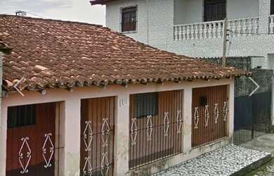 Imagem: A casa possui 2 Dormitórios, 1 Banheiro e está localizado