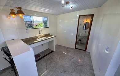 Imagem: A casa à venda possui 1 Dormitório, 1 Banheiro, 1 Vaga na