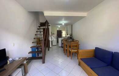 Imagem: A casa possui 2 Dormitórios, 2 Banheiros, 1 Vaga na garagem