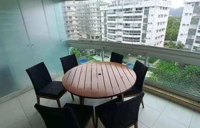 Imagem: O apartamento possui 3 Dormitórios, 4 Banheiros, 2 Vagas na