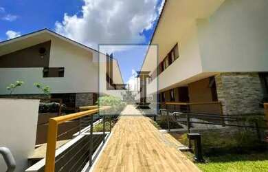 Imagem: A casa em condomínio possui 4 Dormitórios, 5 Banheiros, 4