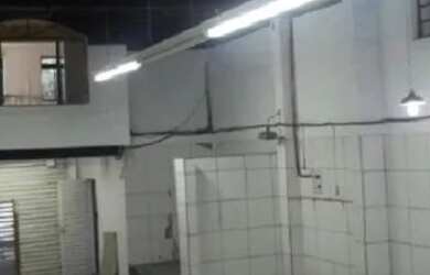 Imagem: O depósito possui 5 Vagas na garagem e 360m² de Área e está