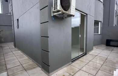 Imagem: O apartamento possui 1 Dormitório, 2 Banheiros, 1 Vaga na garagem